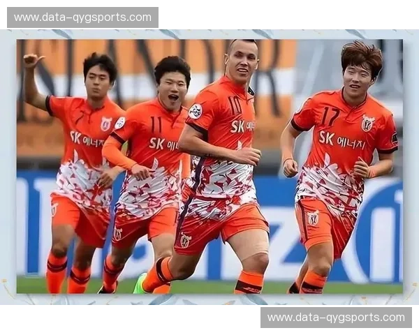 济州联vs浦和红钻：亚洲冠军的荣耀之战，谁能笑傲绿茵场？